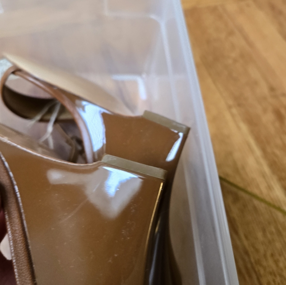NIB Bruno Magli Women's Brown and Cream Sandals - Picture 10 of 11